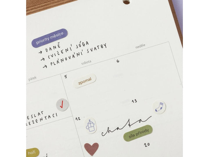 měsíční plánovač a4 planoo