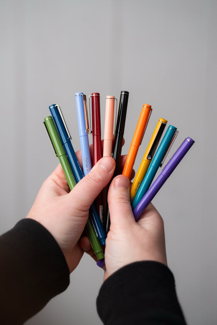 le pen liner 0,1 mm (různé barvy)