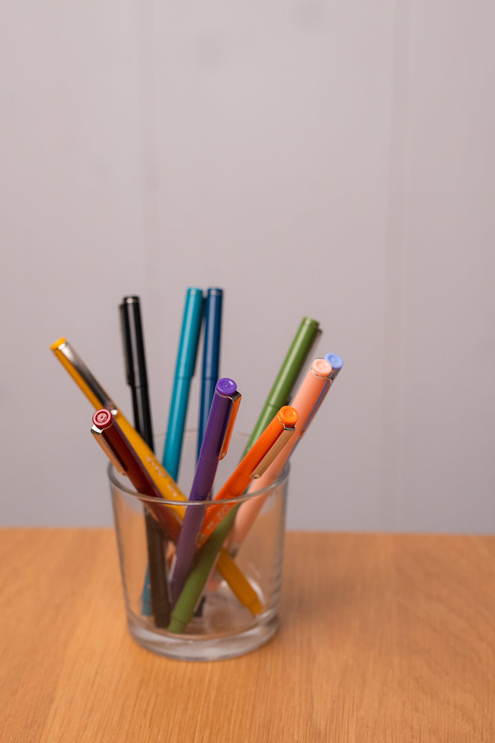 le pen liner 0,1 mm (různé barvy)