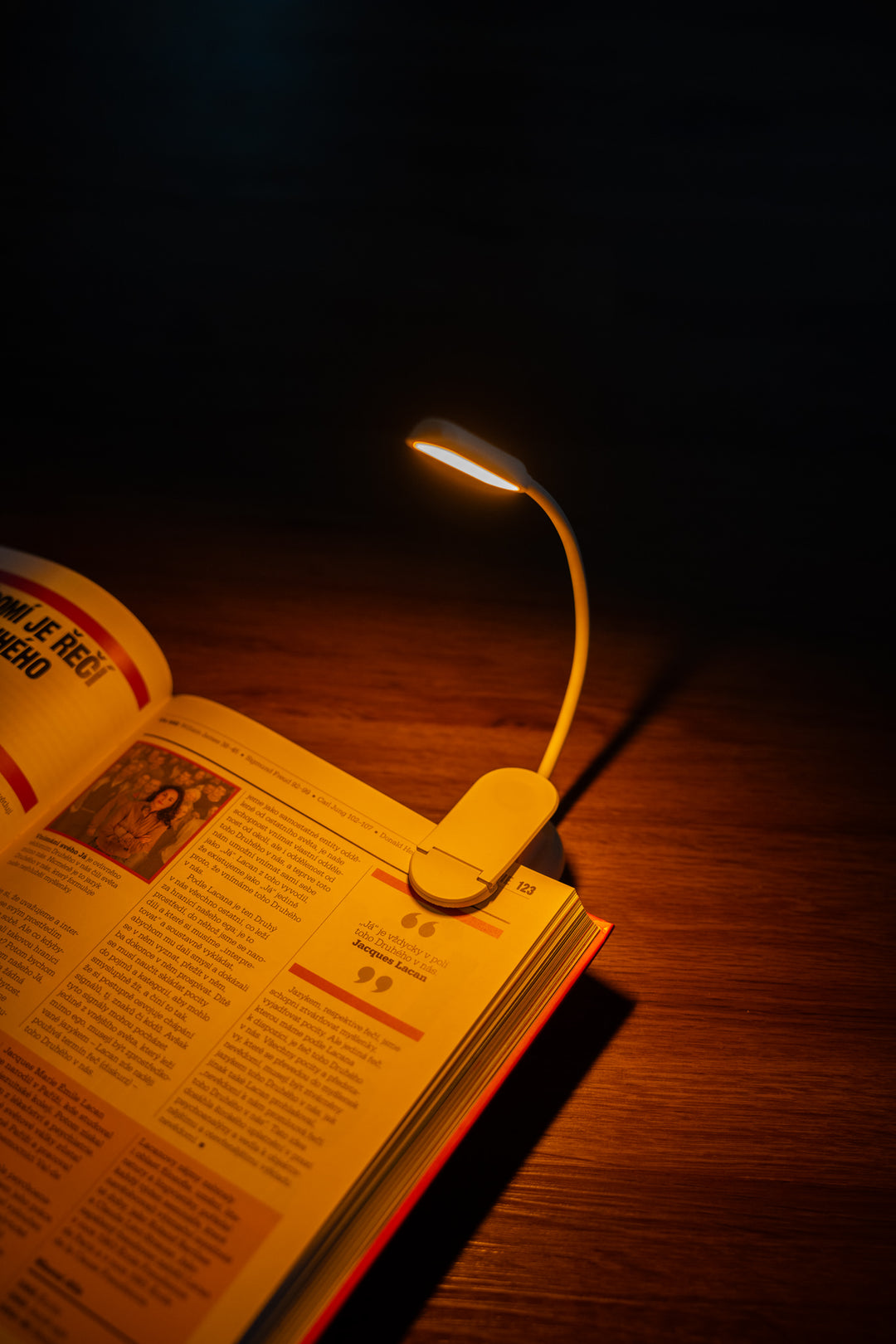 lampička na čtení s klipem bez modrého světla
