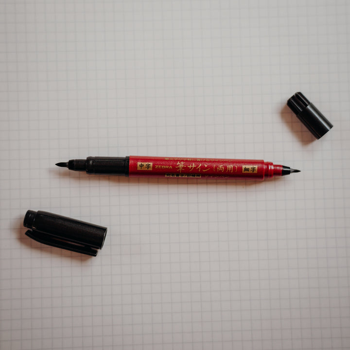 černý oboustranný brush pen